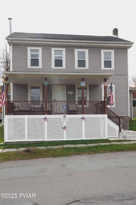 202 Penn Ave Unit 101, Hawley, PA 18428