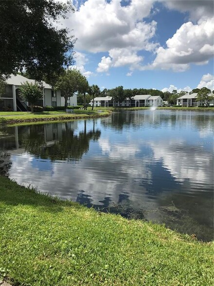 1207 Pine Ridge Cir W Unit F2, Tarpon Springs, FL 34688