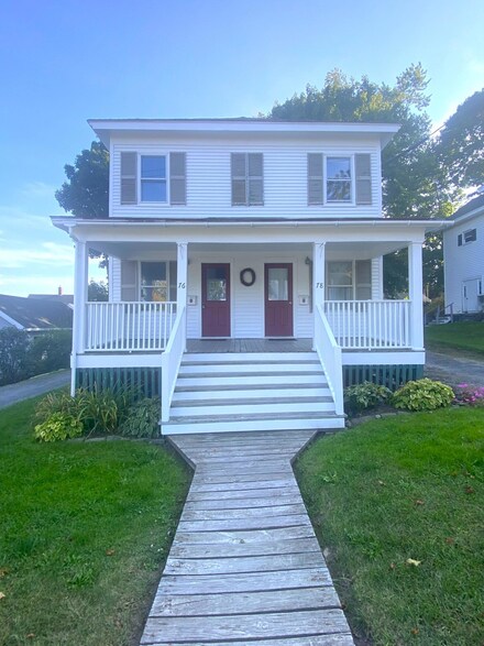 76 Masonic St, Rockland, ME 04841
