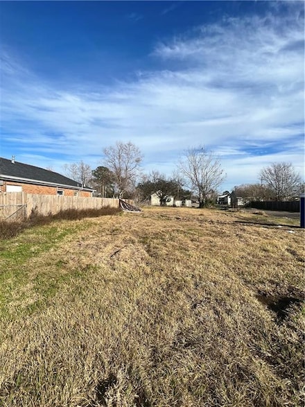 4801 Eastview Dr, New Orleans, LA 70126