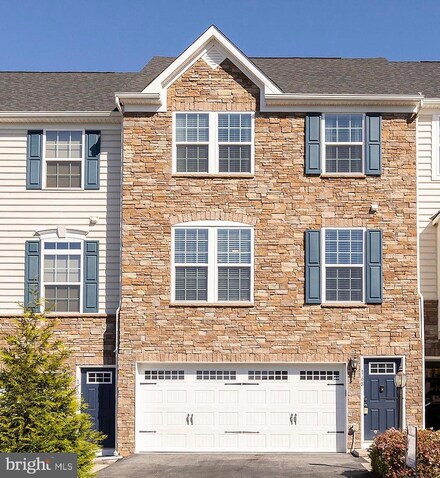 168 Trout Lily Dr, Lake Frederick, VA 22630