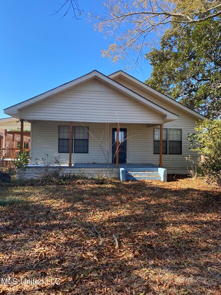93 Albert Prince Rd, Carriere, MS 39426