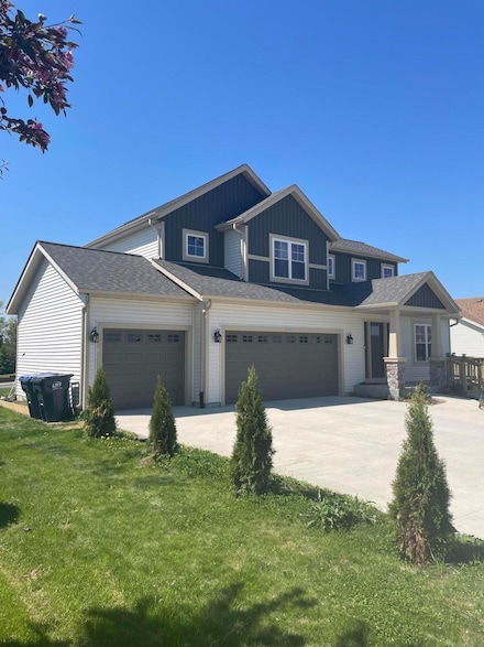 425 Champlain Dr, Johnson Creek, WI 53038