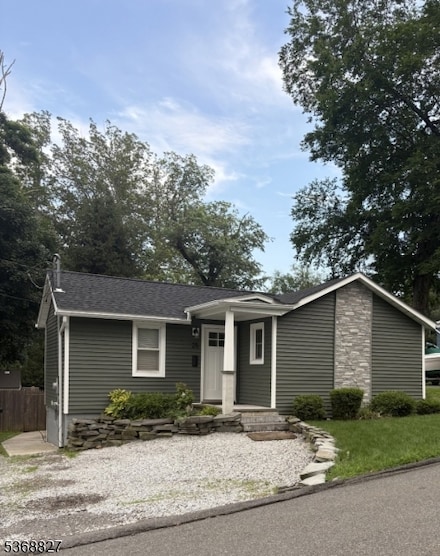 25 Nariticong Ave, Hopatcong, NJ 07843