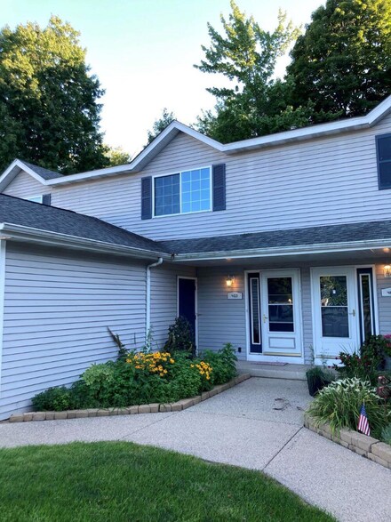 460 Woodrush Ct NW Unit 19, Comstock Park, MI 49321