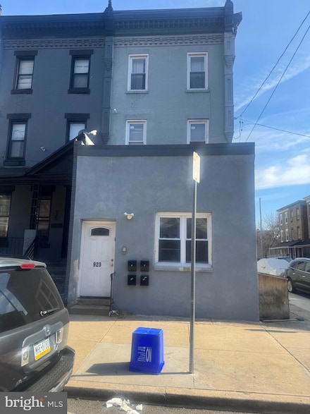 923 N 42nd St, Philadelphia, PA 19104
