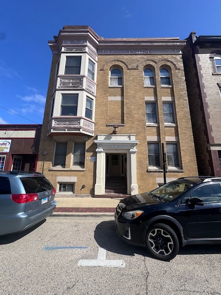160 Symphony Way Unit 300, Elgin, IL 60120
