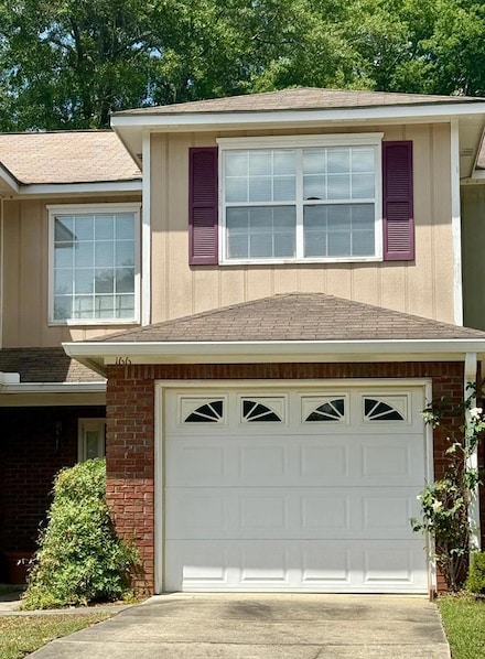166 Candle Brook Dr, Dothan, AL 36303