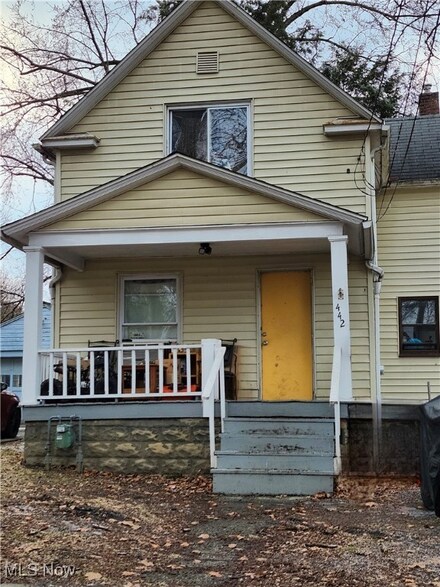 442 Matthews St, Akron, OH 44306