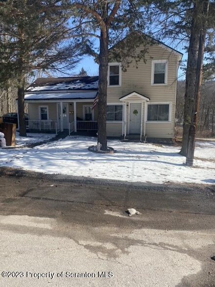 20 Howard Ave, Carbondale, PA 18407