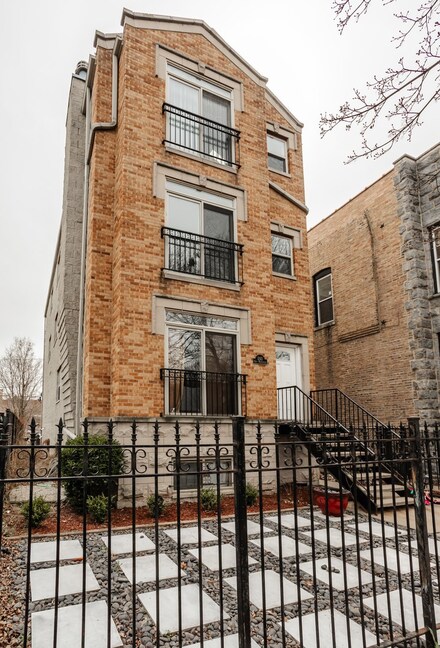 2921 W Washington Blvd Unit 2, Chicago, IL 60612