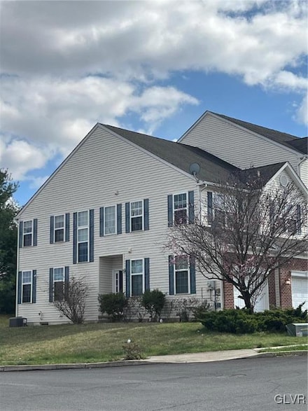 5232 Spring Ridge Dr E, MacUngie, PA 18062