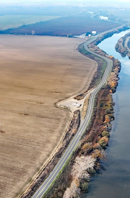 E E Ryer Rd, Walnut Grove, CA 95690