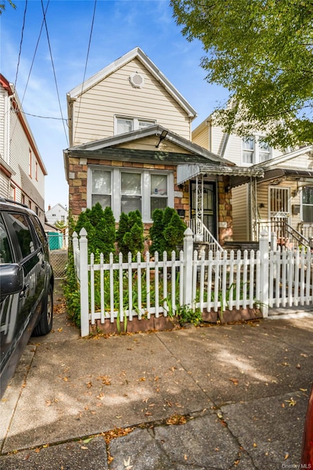 10437 125th St, South Richmond Hill, NY 11419