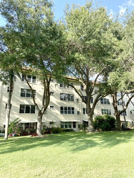 5725 80th St N Unit 204, Saint Petersburg, FL 33709