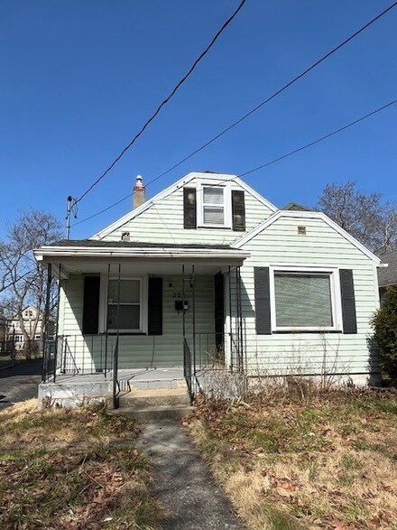 222 Saint Stanislaus St, Rochester, NY 14621