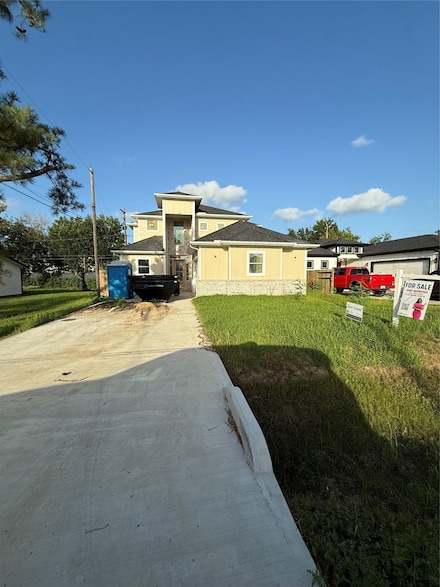820 Santa Anna Ln, La Porte, TX 77571