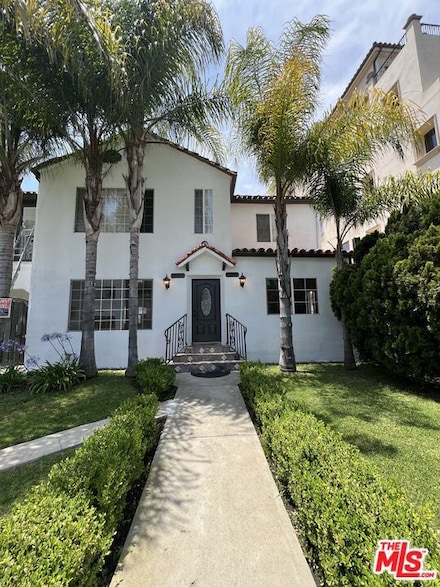 153 N Hamilton Dr, Beverly Hills, CA 90211