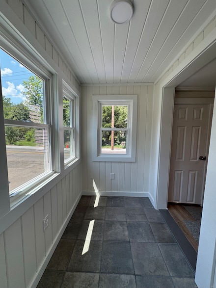 523 Leetes Island Rd, Branford, CT 06405