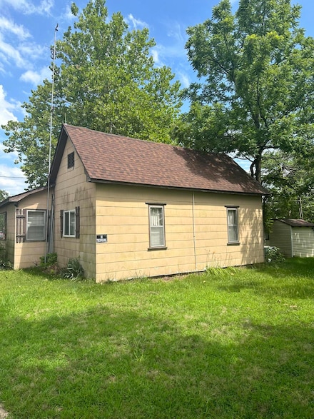 9611 E Cleveland Ave, Monett, MO 65708