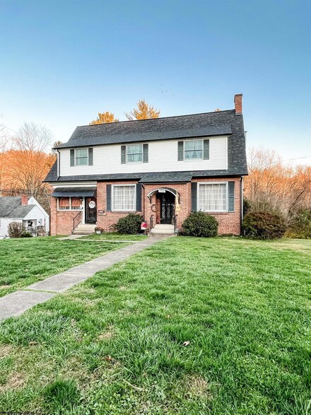 790 Verdun St, Clarksburg, WV 26301