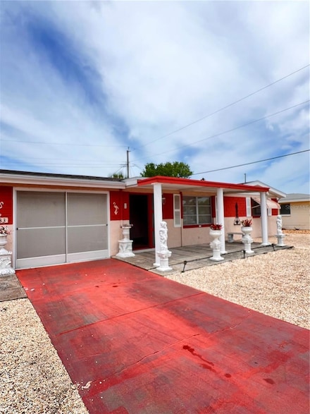 1133 Powersong St, Holiday, FL 34690