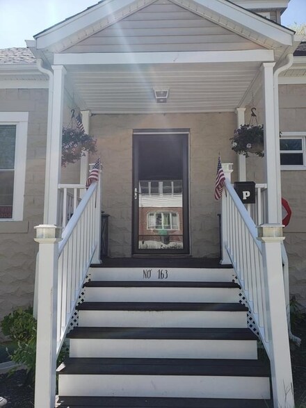 173 Irene St, Chicopee, MA 01013