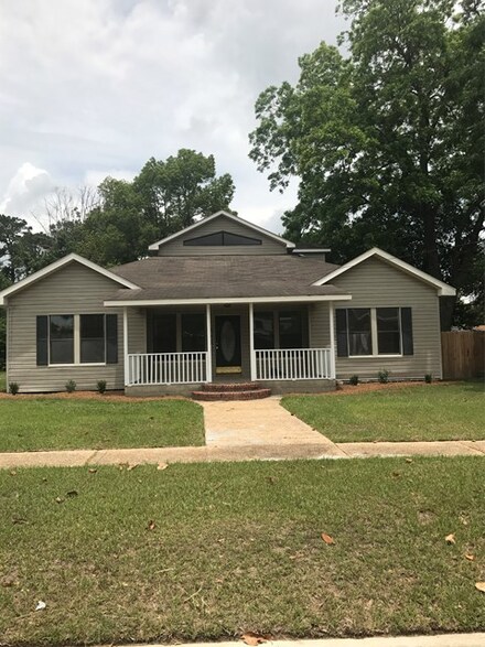 212 Primitive Ave SW, Pelham, GA 31779
