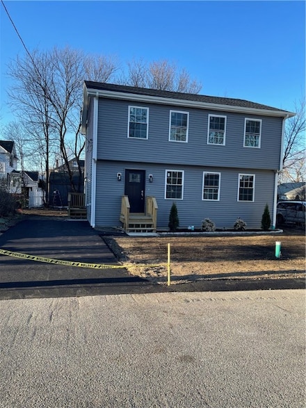 87 Dunedin St, Cranston, RI 02920