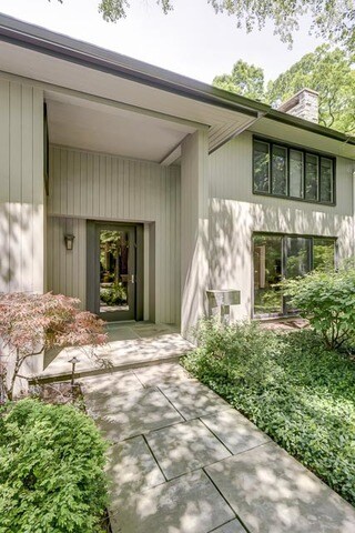 93 Glade Rd, Glencoe, IL 60022