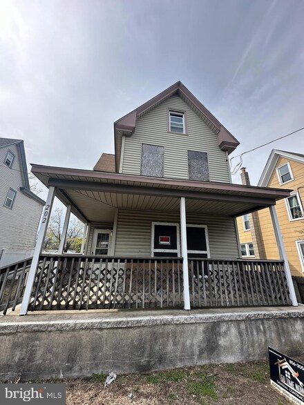 202 Sharp St, Millville, NJ 08332
