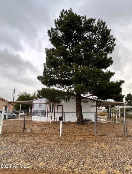 130 E Vía Corta, Huachuca City, AZ 85616