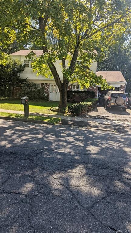 3 Valley Dr, Nanuet, NY 10954