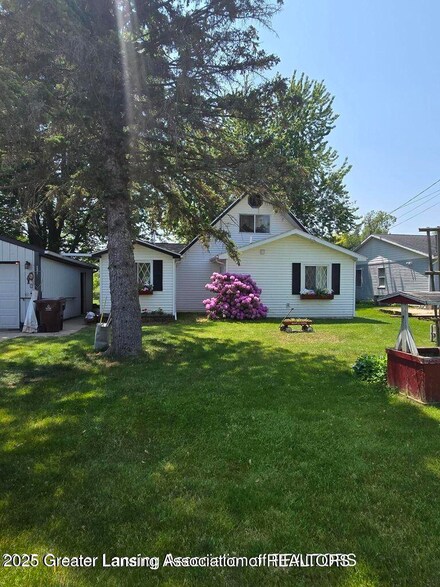 4701 W Channel Dr, Stanton, MI 48888