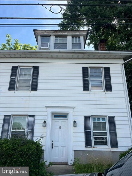 3021 Kutztown Rd, Reading, PA 19605