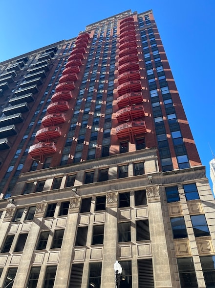 208 W Washington St Unit 703, Chicago, IL 60606
