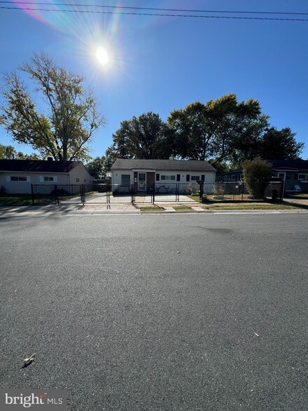 116 Halcyon Dr, New Castle, DE 19720