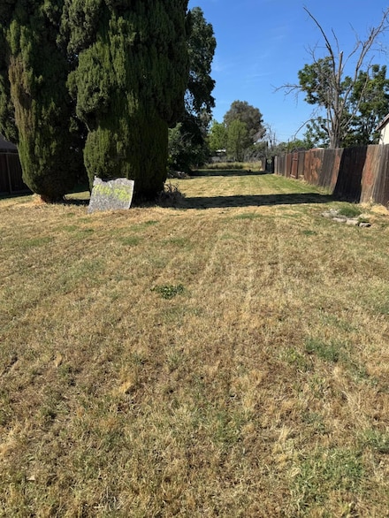 1025 Las Palmas Ave, Sacramento, CA 95815