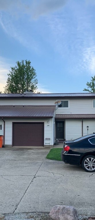 1413 South Shores, Sullivan, IL 61951
