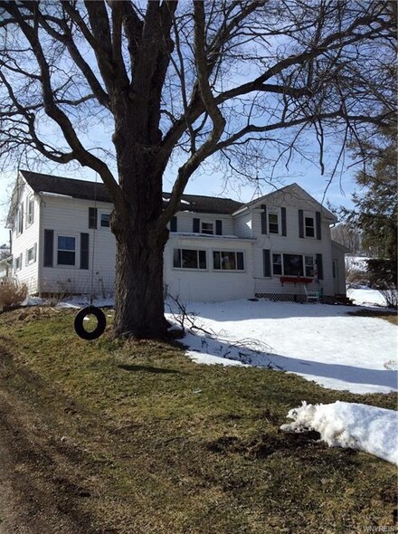 4611 Gile Hollow Rd, Hinsdale, NY 14743