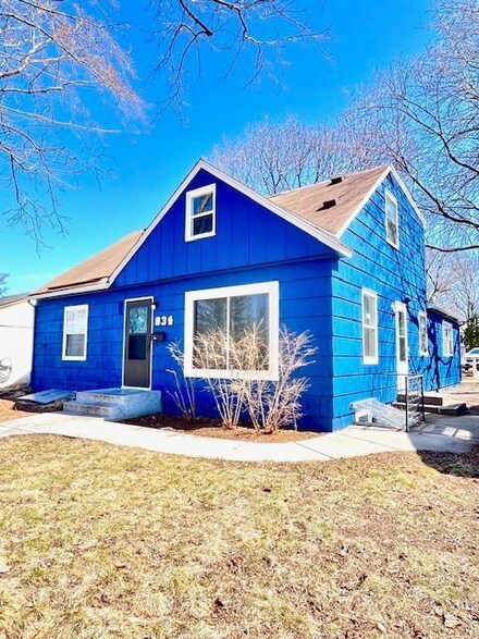 834 Lake St, Saint Paul, MN 55119