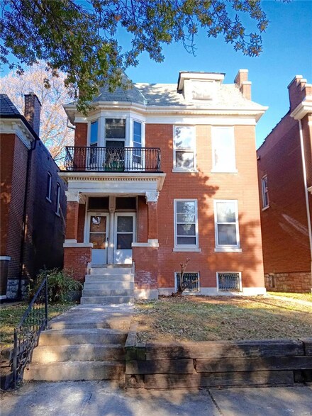 4537 Adelaide Ave, Saint Louis, MO 63115