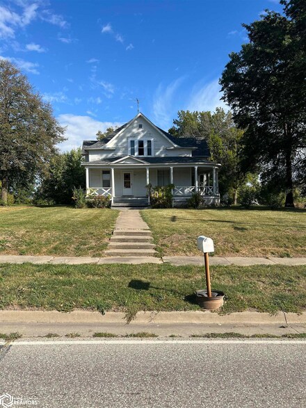 407 W North St, Cantril, IA 52542