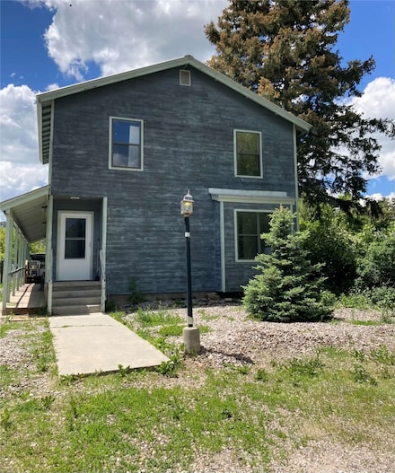 421 Maple Ave, Chama, NM 87520