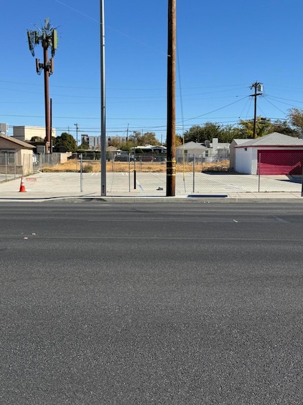 0 W 10th St W Unit Ste Vic 24008477, Lancaster, CA 93534