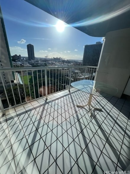 1212 Nuuanu Ave Unit 1105, Honolulu, HI 96817