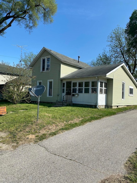 432 Chestnut St, Dowagiac, MI 49047