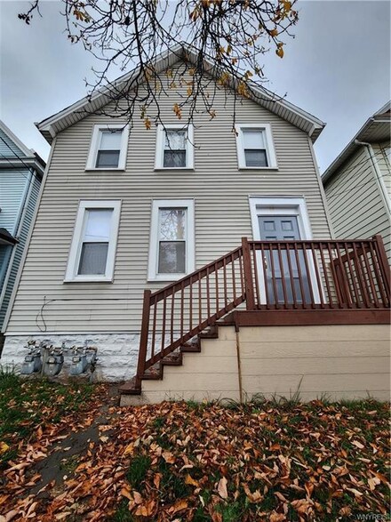 68 Peter St, Buffalo, NY 14207