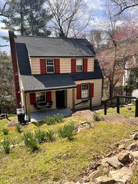 106 Westview Dr, Charleston, WV 25311