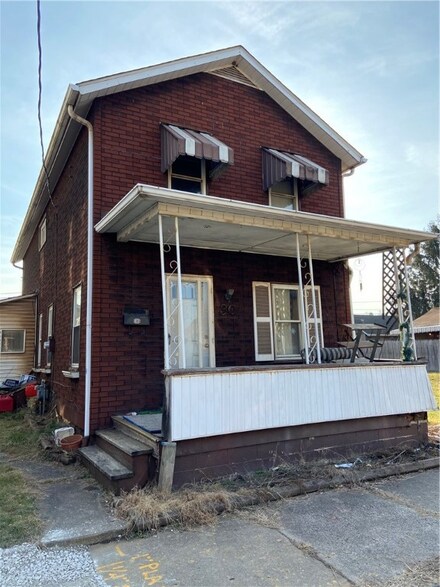 30 Walnut St, Natrona Heights, PA 15065